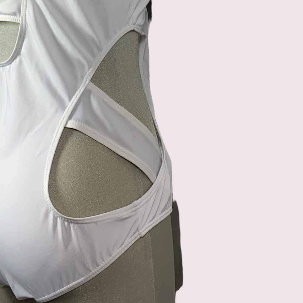 White  Custom Designer  One Piece Swimsuit Size XL - Picture 3 of 14
